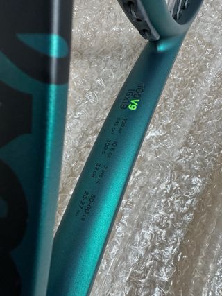 Raqueta Tenis Blade 100 V9 grip 2