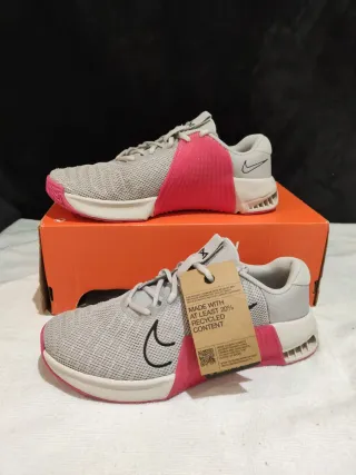 T. 42 Zapatillas W Nike Metcon 9