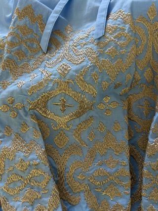 Blusa Azzurra con Ricami Oro Taglia M/L