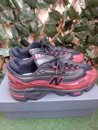 Zapatillas New Balance 1000 Negras y Rojas