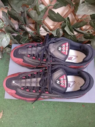 Zapatillas New Balance 1000 Negras y Rojas