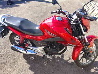 Honda CB125F Naked Roja