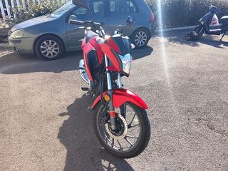Honda CB125F Naked Roja