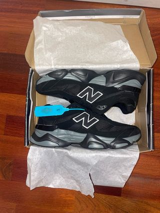 New Balance 9060 - Negras/Gris - 44