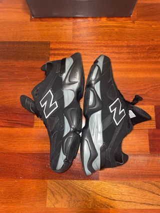 New Balance 9060 - Negras/Gris - 44