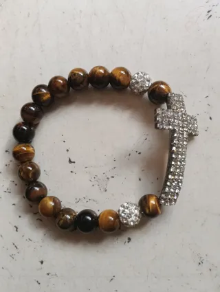 Pulsera con Cruz de Piedras de madera .