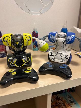 2 Robots de Combate Teledirigidos con Controles