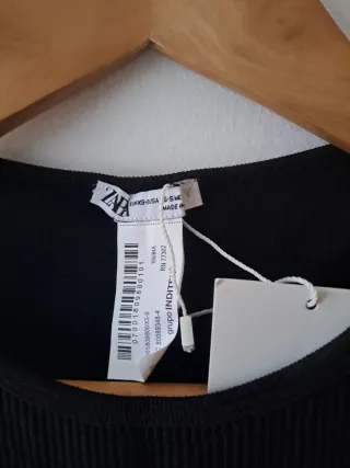 Top Zara negro con pedrería