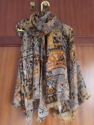 Pañuelo estampado marrón y mostaza