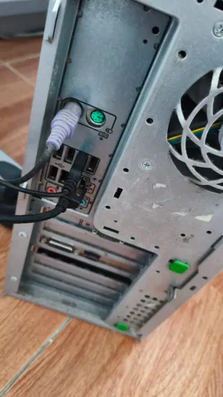 PC HP Completo con Monitor y Mesa Recogida en mano