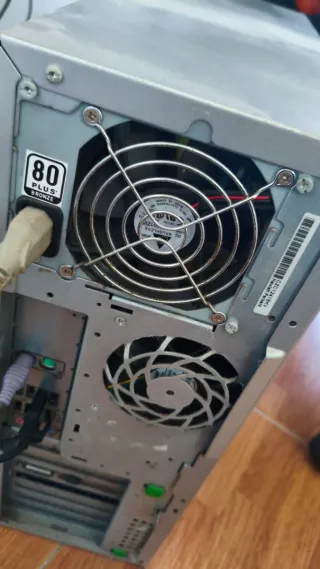 PC HP Completo con Monitor y Mesa Recogida en mano