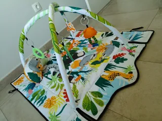 Manta de actividades para bebé