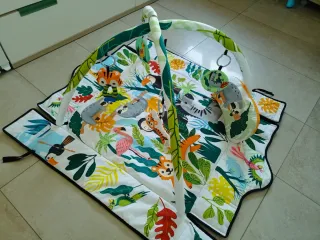 Manta de actividades para bebé