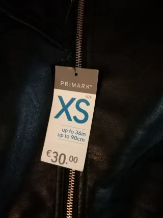 Chaqueta imitación cuero negra