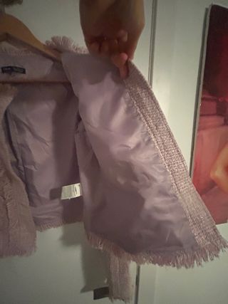 Chaqueta rosa botones perla