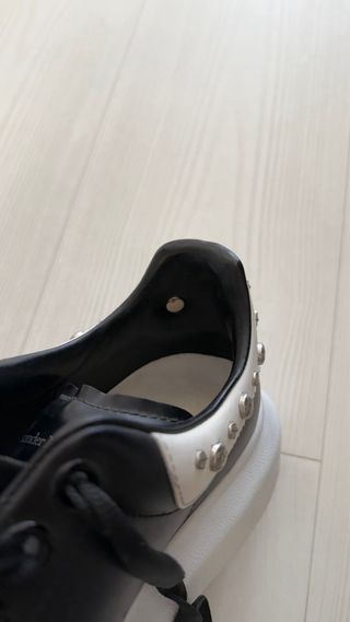Zapatillas Alexander McQueen Negras y Blancas