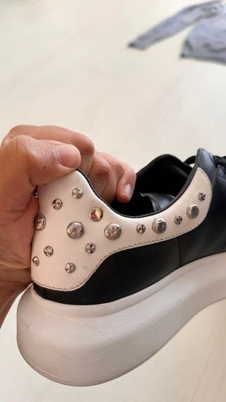 Zapatillas Alexander McQueen Negras y Blancas