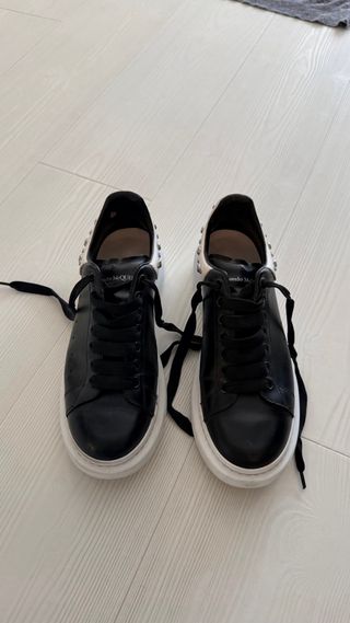 Zapatillas Alexander McQueen Negras y Blancas