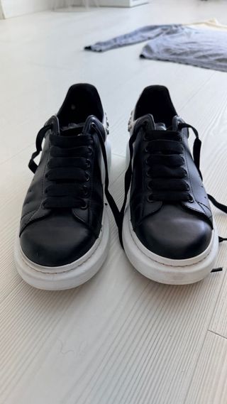 Zapatillas Alexander McQueen Negras y Blancas