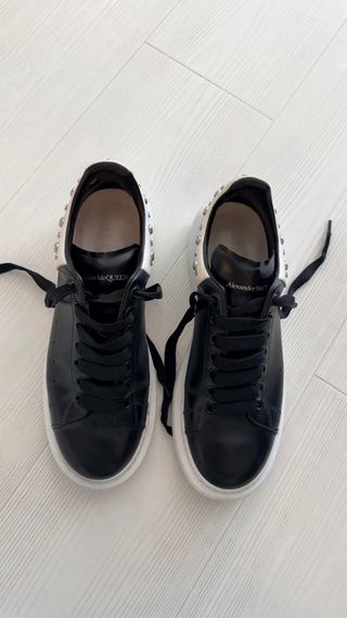 Zapatillas Alexander McQueen Negras y Blancas