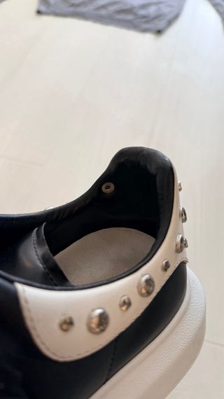 Zapatillas Alexander McQueen Negras y Blancas
