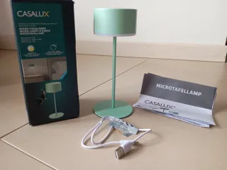 Lampada da tavolo ricaricabile verde