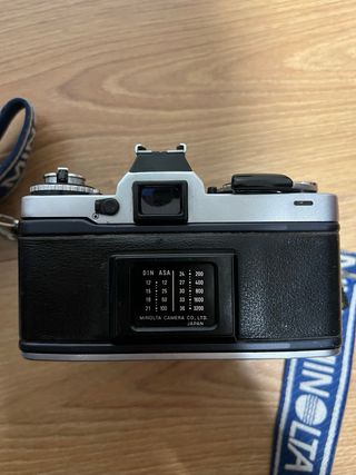 Cámara Minolta XD7 + Accesorios