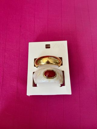 Pulseras Rígidas Zara Dorada y Roja