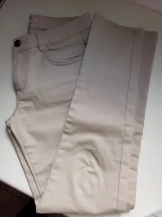 Pantalón pitillo Sfera beige