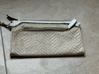 Cartera / Neceser de mano dorado y blanco