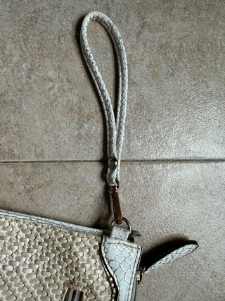 Cartera / Neceser de mano dorado y blanco