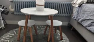 Mesa y 2 Sillas Infantiles Blancas