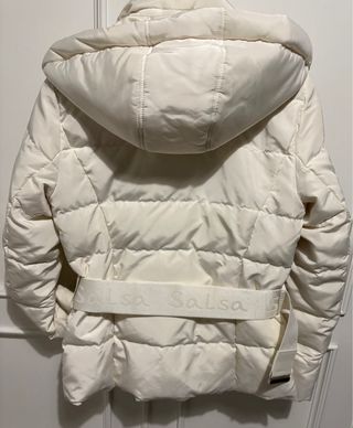 Plumas Salsa Talla M con Capucha y Pelo