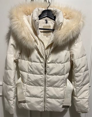 Plumas Salsa Talla M con Capucha y Pelo