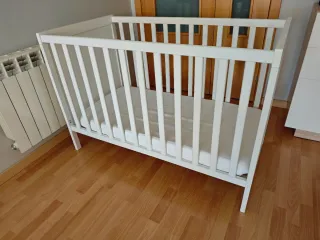Cuna IKEA Sundvik + Colchón SKÖNAST