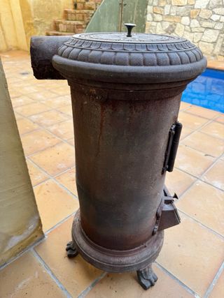 Estufa antigua hierro fundido rústica