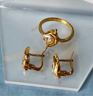 Conjunto Anillo y Pendientes Chapados Oro