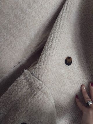 Abrigo Zara forrado de borreguito