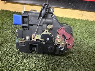 MANDO-SENSOR-MOTOR TAPA VOLKSWAGEN TOURAN 1T2