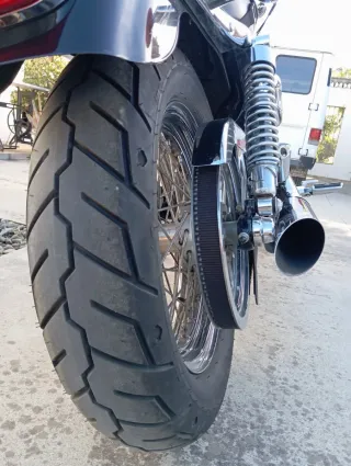 Harley Davidson 883 Negra