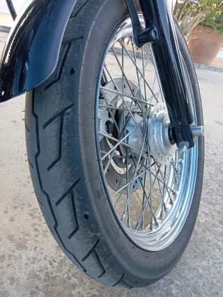 Harley Davidson 883 Negra