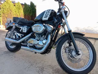 Harley Davidson 883 Negra