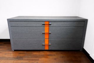 Muebles de habitación gris y naranja