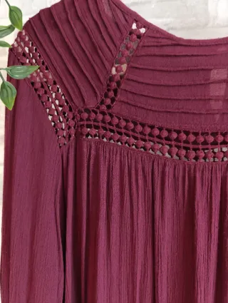 Blusa calada burdeos de Zara