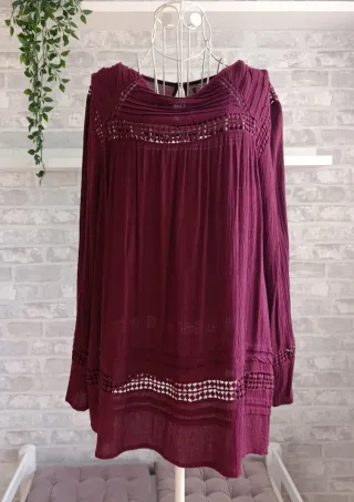 Blusa calada burdeos de Zara