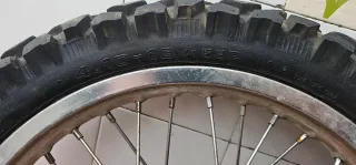 Rueda Trasera Moto con Disco y Piñón