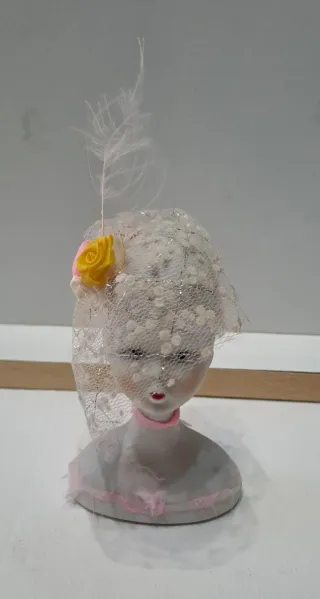 Busto bambola in ceramica