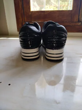 Zapatilla negra mujer