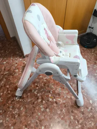 Trona de bebé kinderkraft abatible.