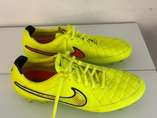 Botas de fútbol Nike Tiempo. Piel Talla 45